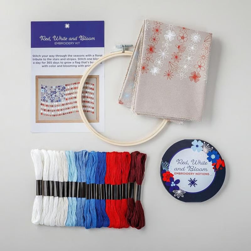 Luhaka® 🔥Last Day 49% OFF - 🎨🧵Red. White & Bloom Embroidery Kit✨
